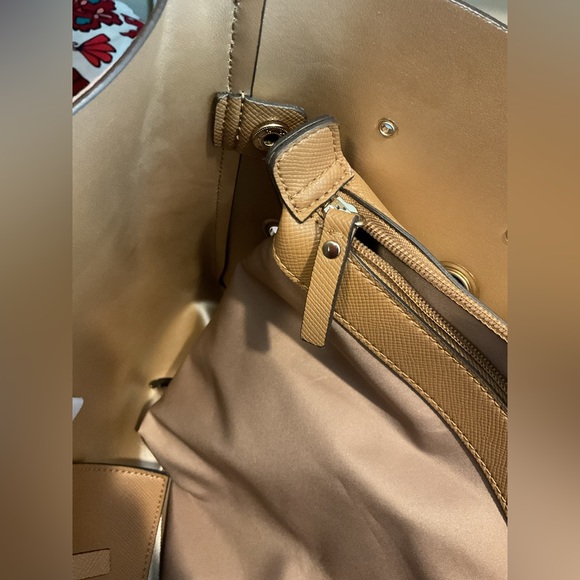 Nine West Large Tan Tote Bag NWOT Removable inner bag included - Picture 8 of 11